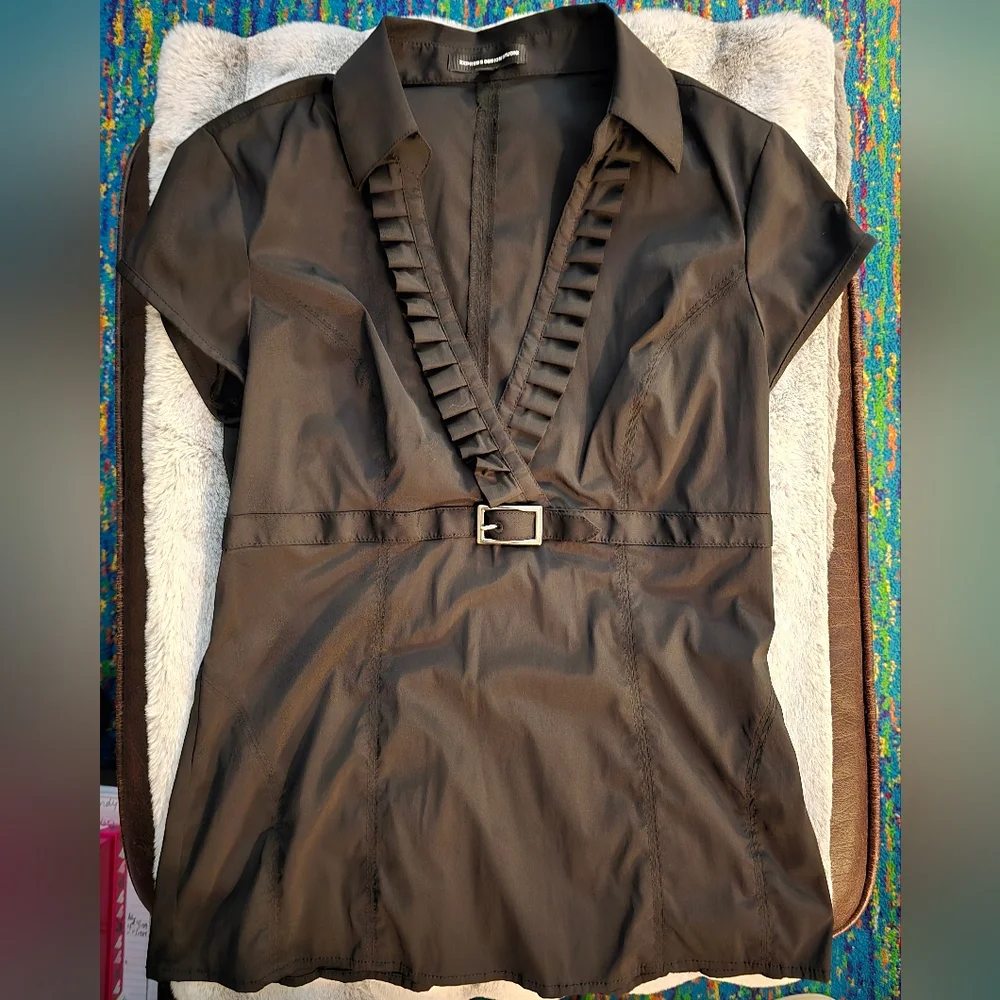 Express black size M womens blouse. Side zipper with buckle accent in front‎
